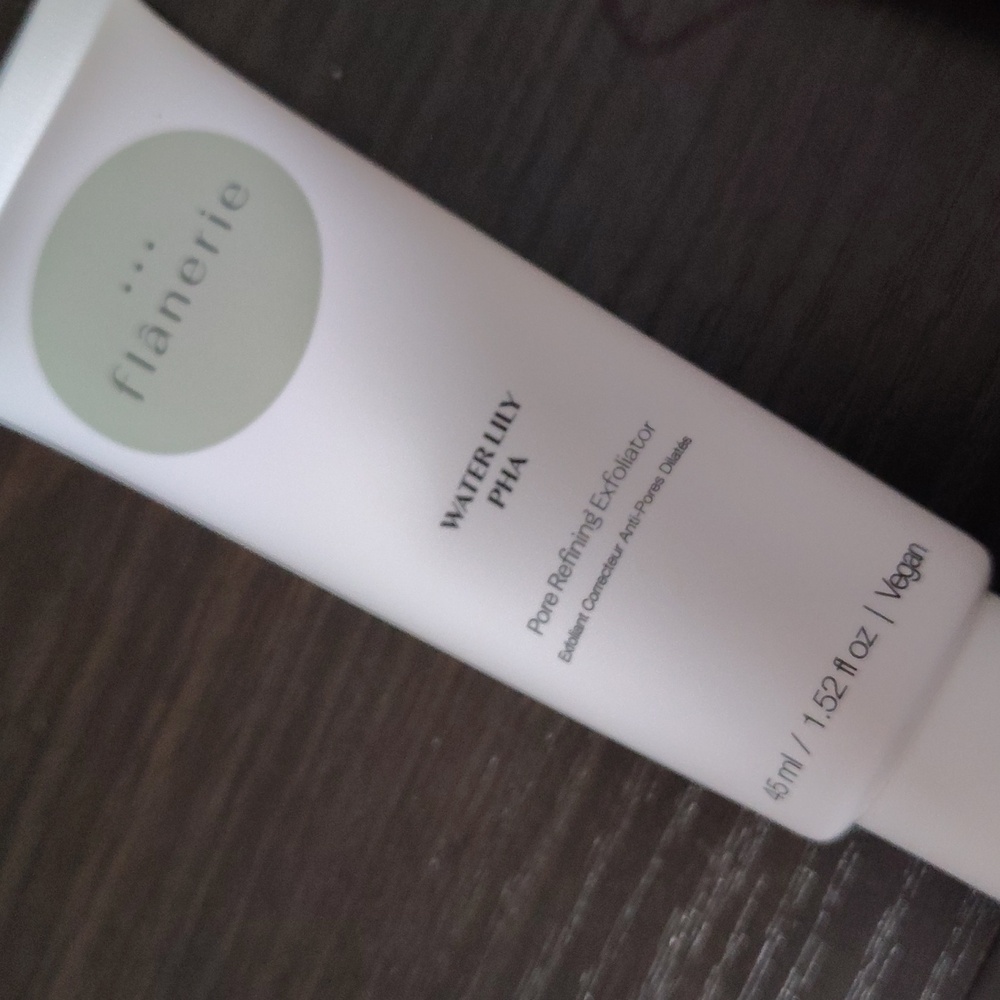 Exfoliator and Serum - Picture 2 of 7